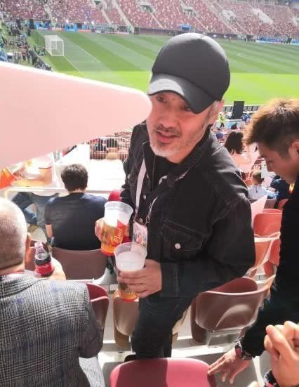 陈奕迅吴秀波现身俄罗斯世界杯揭幕战看台 国