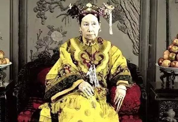慈禧太后自称为清朝第一美人?别急,看看以下照片就知道了