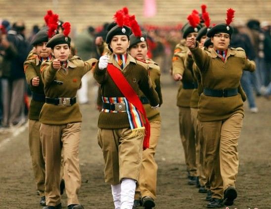 看完巴基斯坦女兵 再看印度女兵,网友:差距明显
