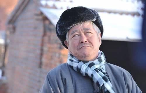 凤胎儿女20岁了,女儿成网络红人,而儿子过得一般