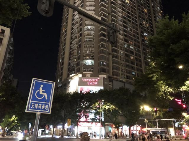 一加6、坚果R1、iPhone 8P相机对比测试,苹果