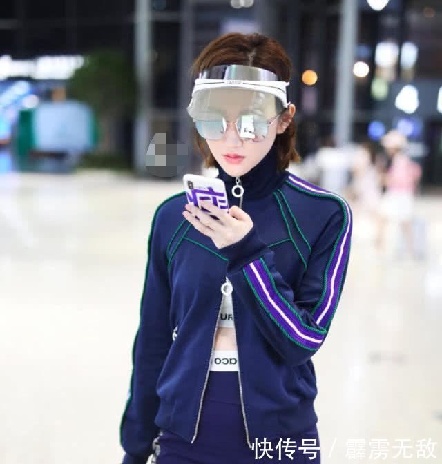 景甜这么短的裙子也敢穿,难怪里面要塞安全裤