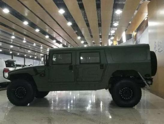 猛士是我国现役的三代高机动性军用越野车-东风猛士的民用版.