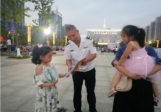 常德海事局积极开展6.16安全生产宣传咨询日