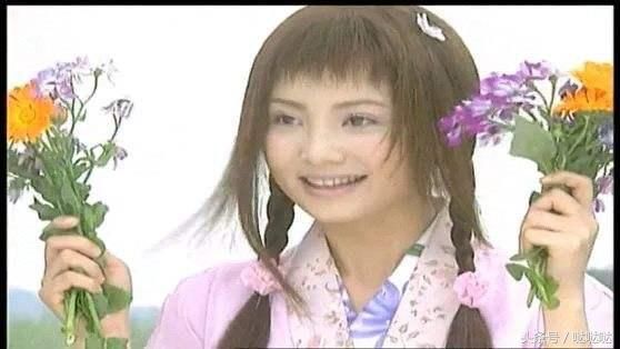 看杨幂的喇叭裤和龙须刘海,突然发现一个大秘