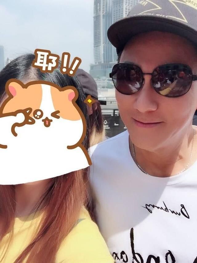 吴尊为爸爸庆生,Max唱生日歌吓到小姐姐,尊嫂