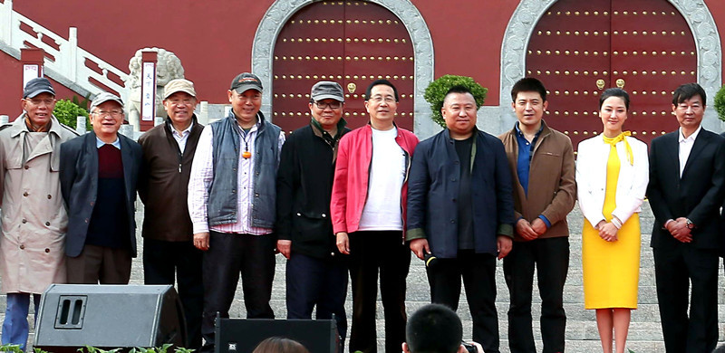 《啊,父老乡亲》开机 斯琴高娃孙涛演反腐大剧 《啊,父老乡亲》开机 斯琴高娃孙涛演反腐大剧
