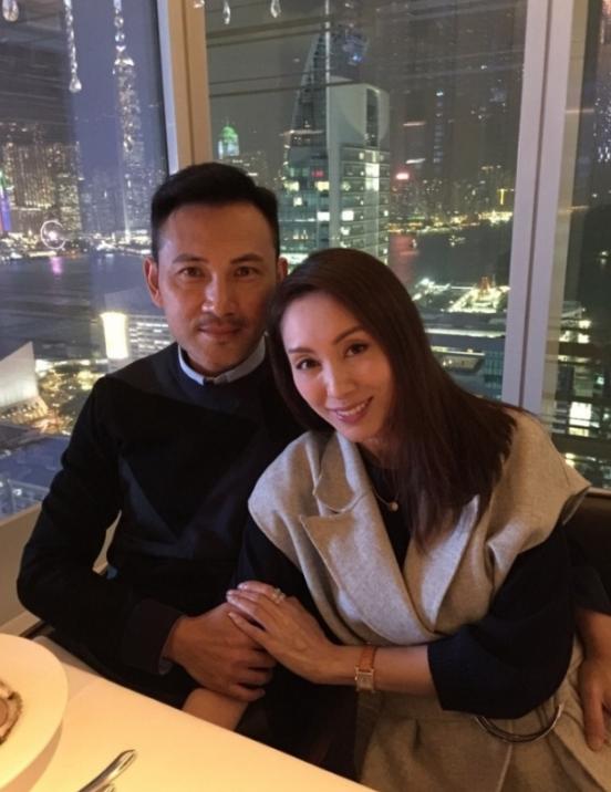 郭可盈47岁生日,老公林文龙终于现身庆祝,一家三口温馨幸福