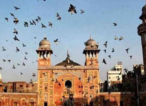 巴基斯坦姑娘到中国旅游,玩了2天却不开心了?