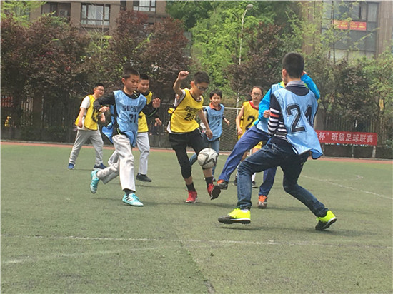 石室小学开展贤娃杯班级足球比赛