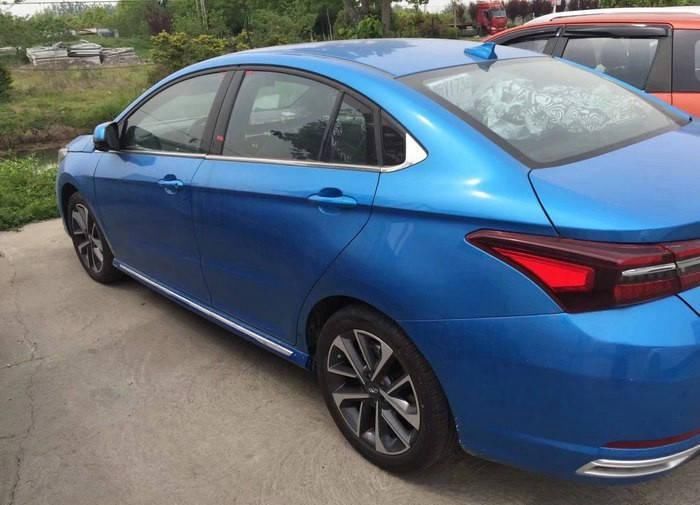 奇瑞新车艾瑞泽6实车再次现身街头,这颜值别说逸动连帝豪都慌了