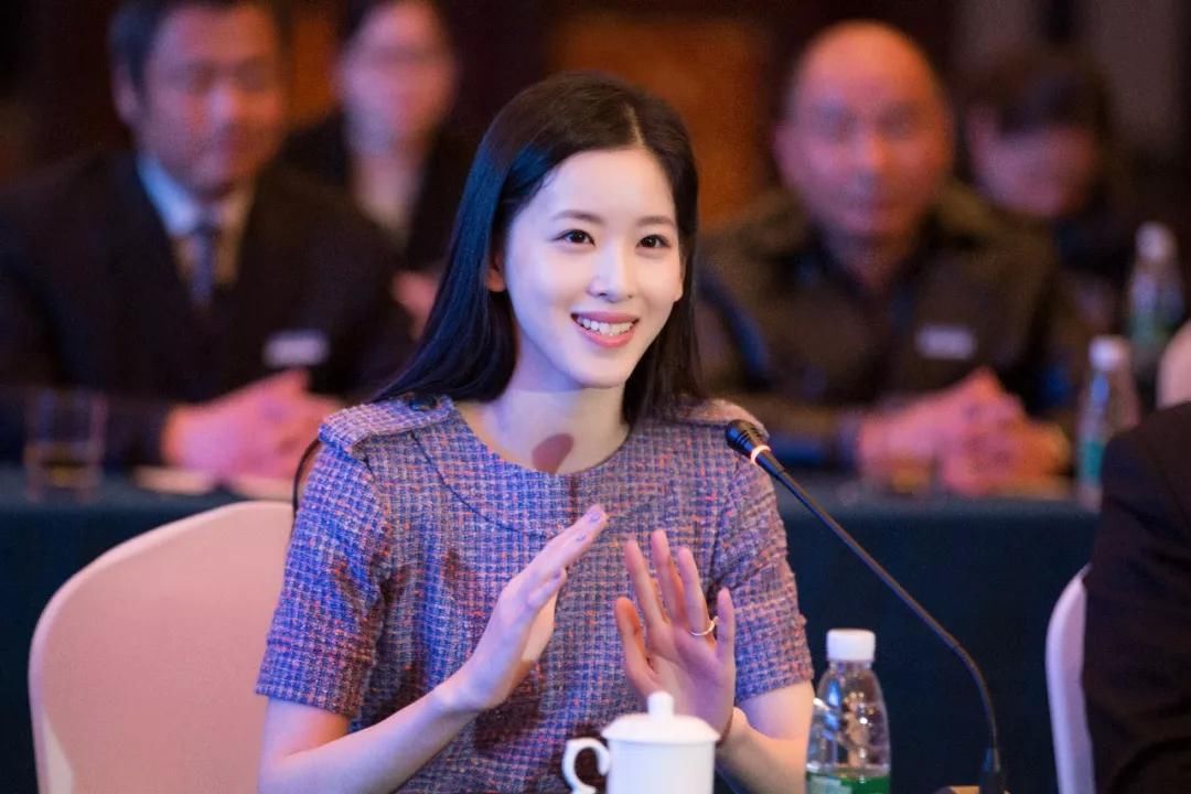 刘强东承认京东源自初恋章泽天坦然微笑:我的