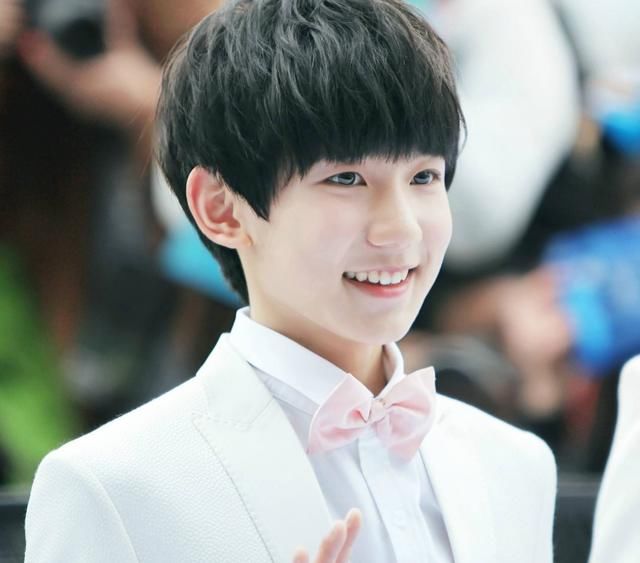 陈晓写小说,王源00后专栏作家,郑爽写书签售,有