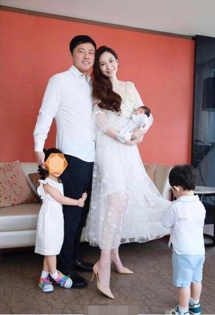 吴佩慈四胎生女 纪晓波为什么还不娶纪晓波?(图3) 吴佩慈四胎生女 纪晓波为什么还不娶纪晓波?(图3)