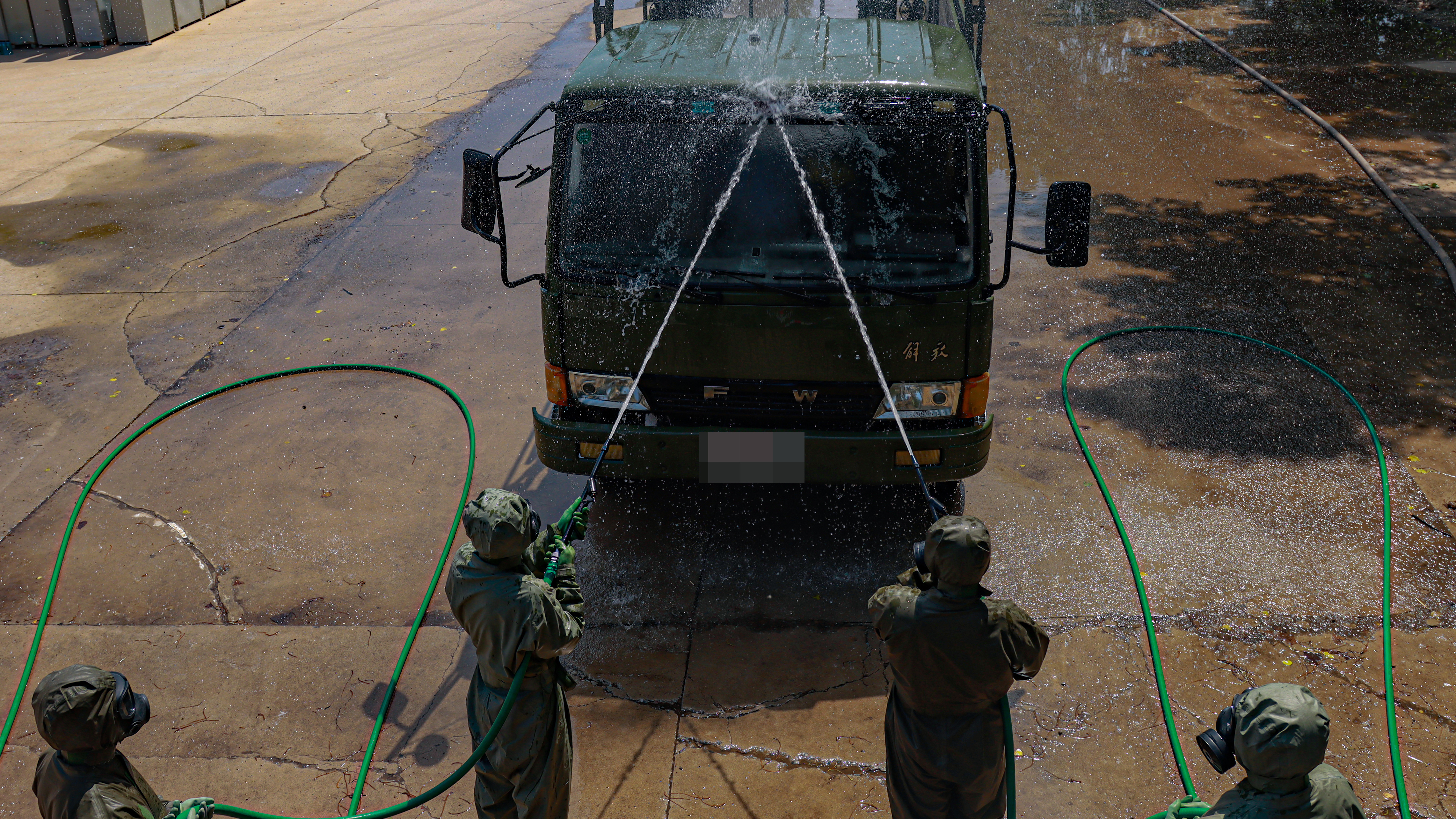 精准出击！直击武警防化兵训练现场
