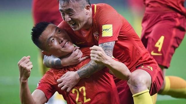 足球名记透露现役最强国足名单!恒大后防真不