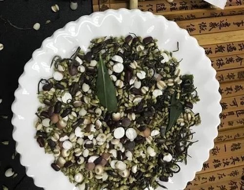 男人湿气重会有什么症状?有一条很明显,低头看