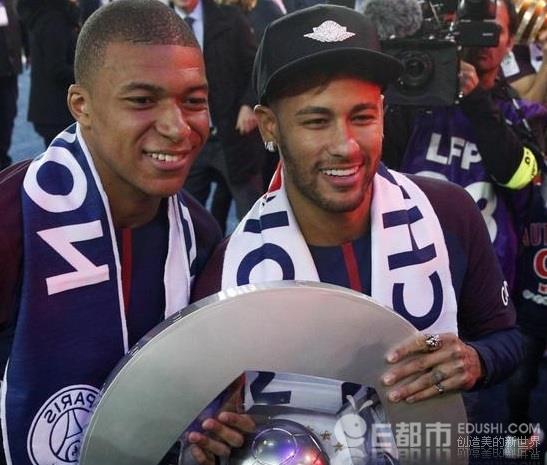 内马尔霸凌姆巴佩 巴西国脚内马尔霸陵法国巨