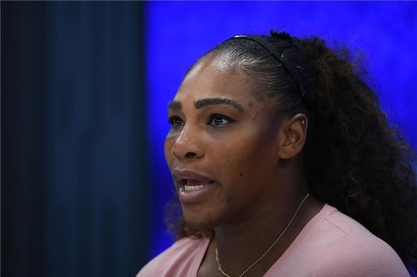 争议!美国黑人巨星犯规输日本混血小将,情绪失