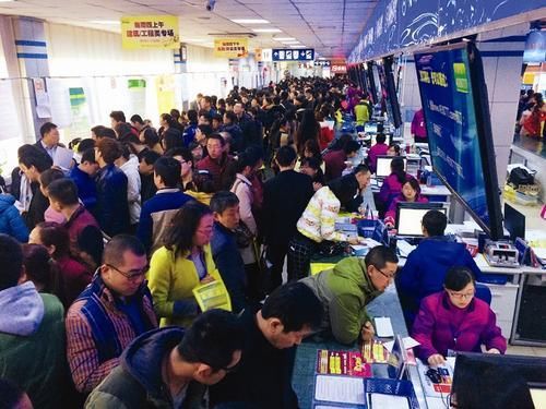 刚大学毕业的90后,在深圳月薪多少才算正常?听