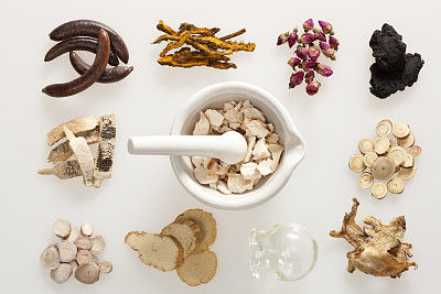 颈椎病压迫神经,头晕手麻?日常锻炼+舒缓法,最