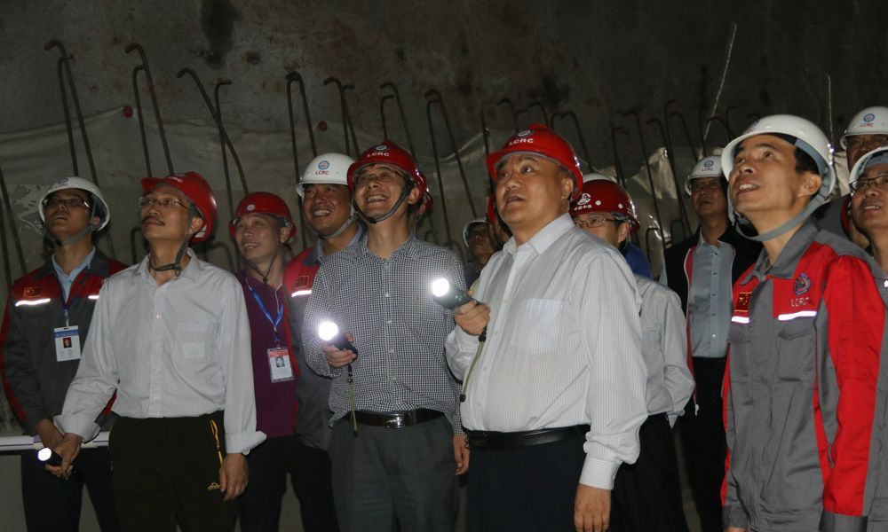 老中公司董事长鞠国江调研中老铁路二标