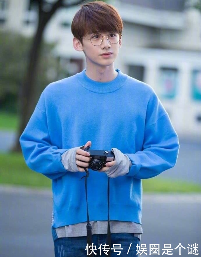 韩东君女朋友是摩托车,白敬亭跟鞋睡觉,男神凭