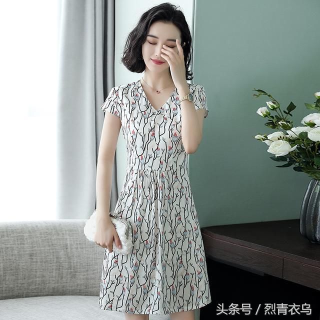 40-60岁女人爱穿的真丝连衣裙,高档又高级,穿