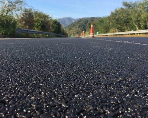 1.5cm大象静音型超薄沥青路面西安绕城高速公路成功应用