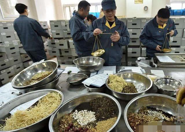 颈椎受凉脖子疼?老中医说出一个方子,轻松治好