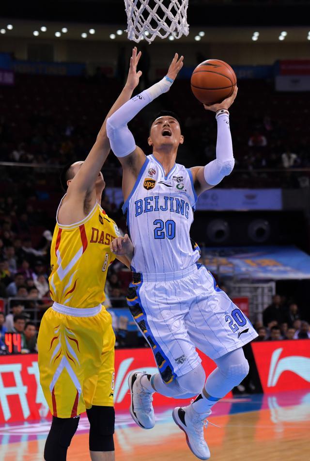 单外援作战 北京首钢男篮主场105:92战胜南京