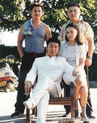 张子强内地伏法,老婆成巨额寡妇,隐名埋姓不在