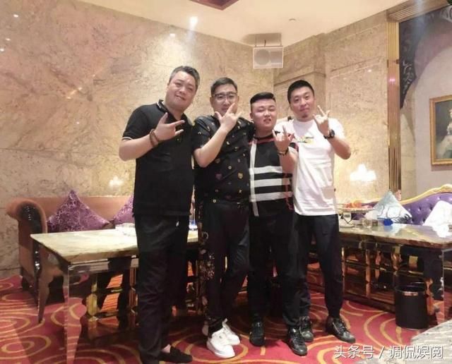 YY鹰团众神豪在京聚会并合影,脾气最爆的新晋