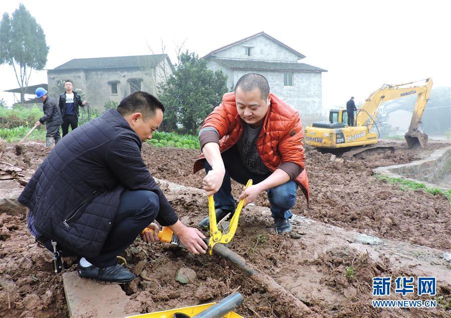 决战脱贫“沙场” 凸显英雄本色 决战脱贫“沙场” 凸显英雄本色