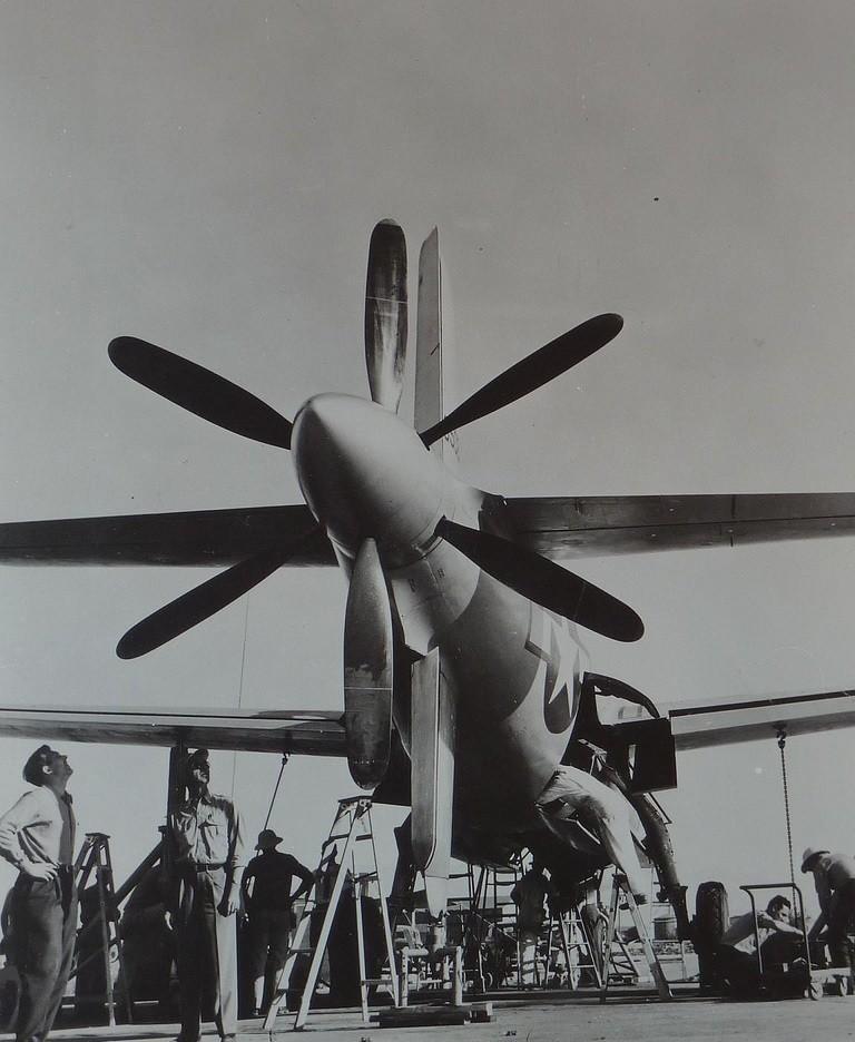 尾部的对转螺旋桨。该型飞机于1944年5月首飞，而它使用的对转螺旋桨推进方式，如今的图-95轰炸机也在使用呢。