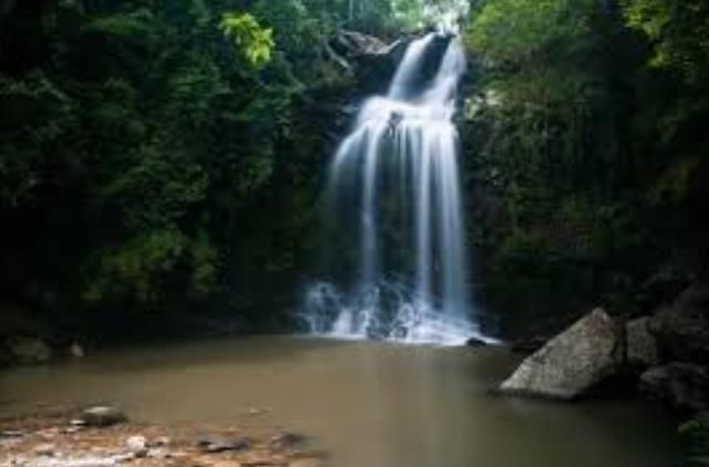 香港最奇异的瀑布,下暴雨会出现美丽的新娘,有