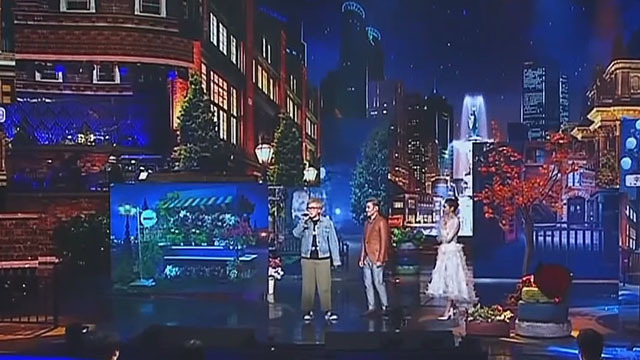 突如其来的锅 张宇被点上台合唱《猜心》 突如其来的锅 张宇被点上台合唱《猜心》