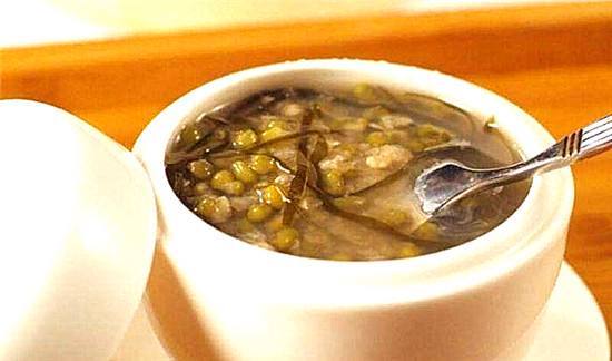 为什么嘴巴周围长痘痘痤疮?推荐左脸皮肤长脓