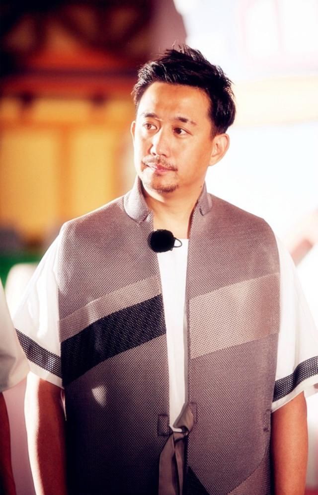 同是明星开店,郑爽杨紫价格亲民,杨颖一杯奶茶