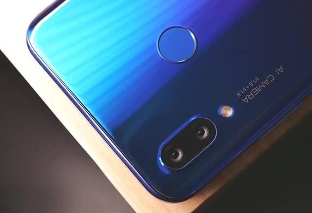 被称为高配版荣耀Play,华为nova3荣耀play详细