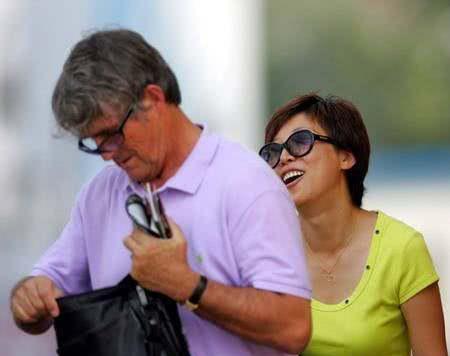 中国最牛足球女记者!被传是米卢小蜜!跳槽费达