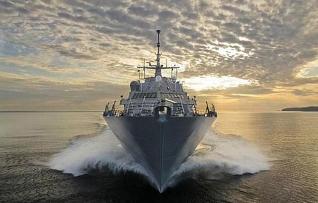 刚刚,印度海军又闹出个国际大笑话,这张宣传海