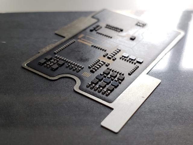 小米8探索版为透明牺牲电池容量,看看用户怎