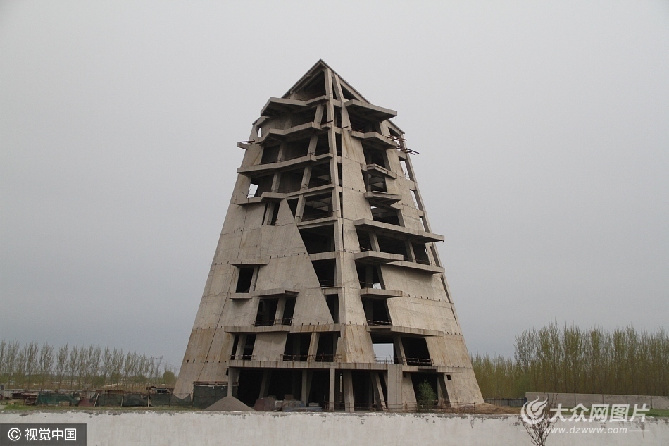 淄博现奇葩楼 路人称“科幻感十足”