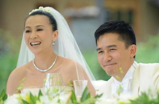 这几位明星都很有钱,但扛不住他们的老婆能花