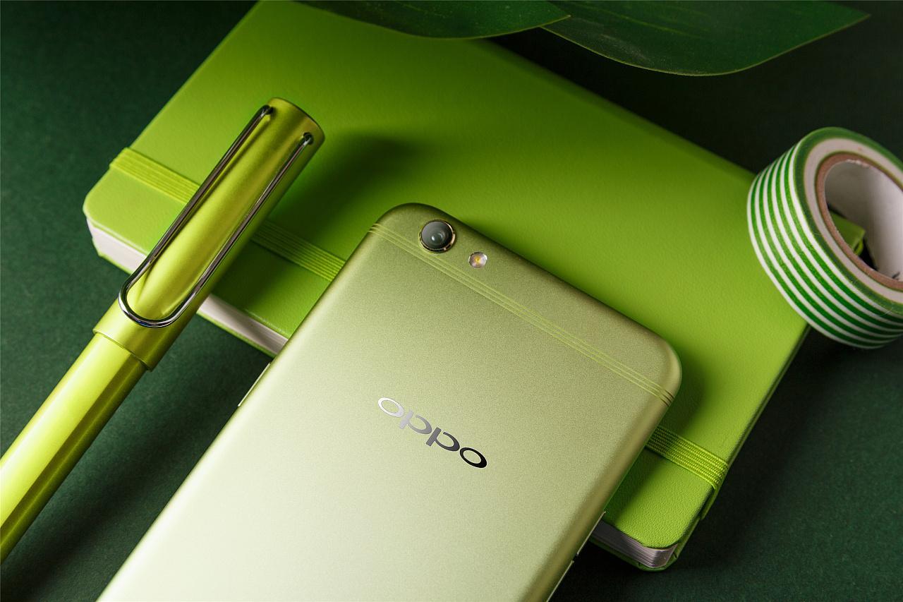 手机掉到水里第一时间怎么处理?很多人都做错