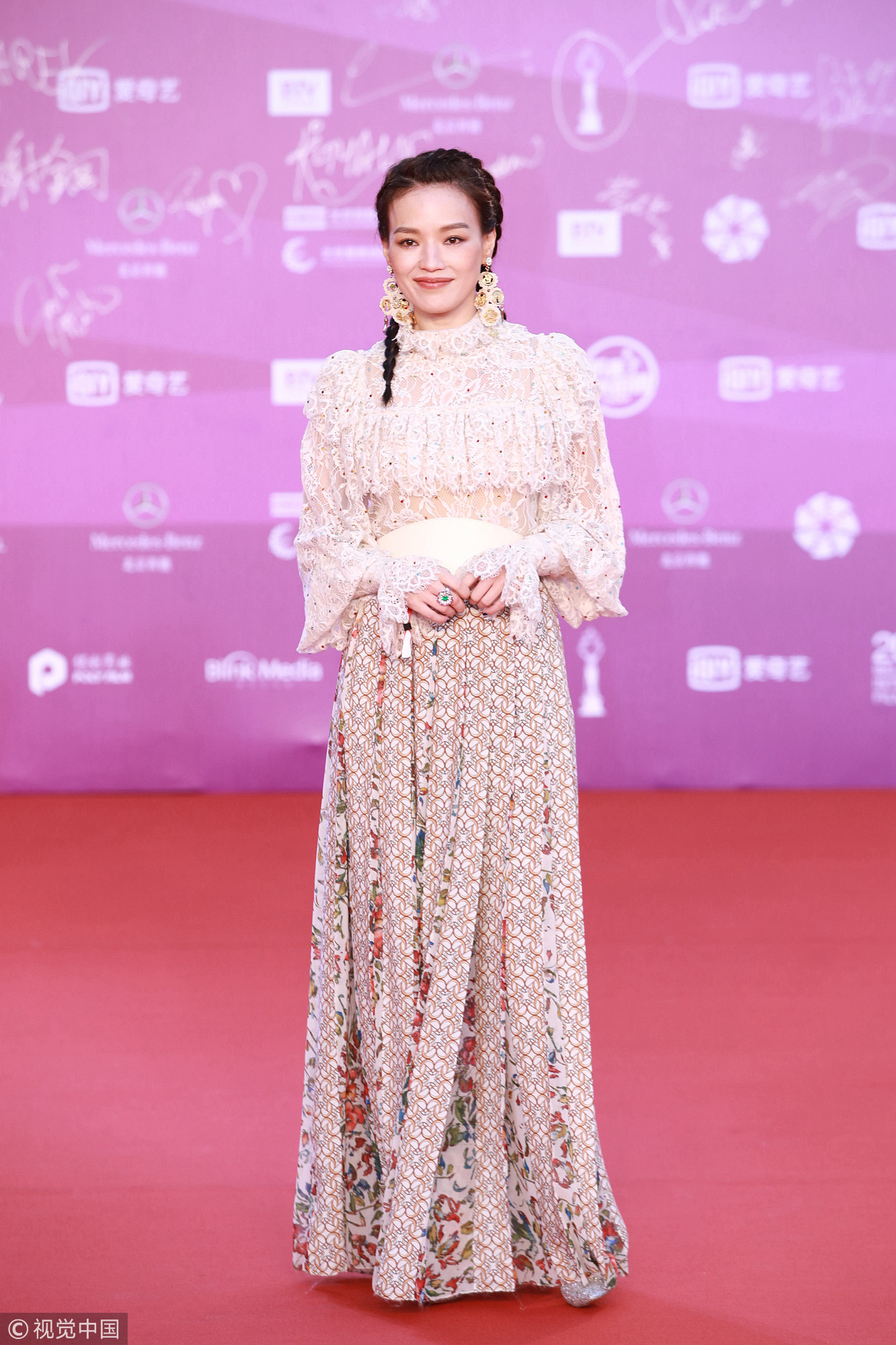 著名演员舒淇亮相第八届北京国际电影节闭幕式红毯 著名演员舒淇亮相第八届北京国际电影节闭幕式红毯