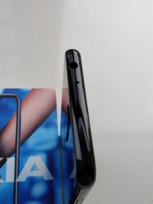 诺基亚X5简单开箱吃鸡和续航测试