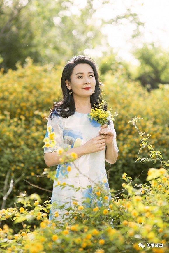 【视频】永远微笑的双料影后:娜仁花 【视频】永远微笑的双料影后:娜仁花