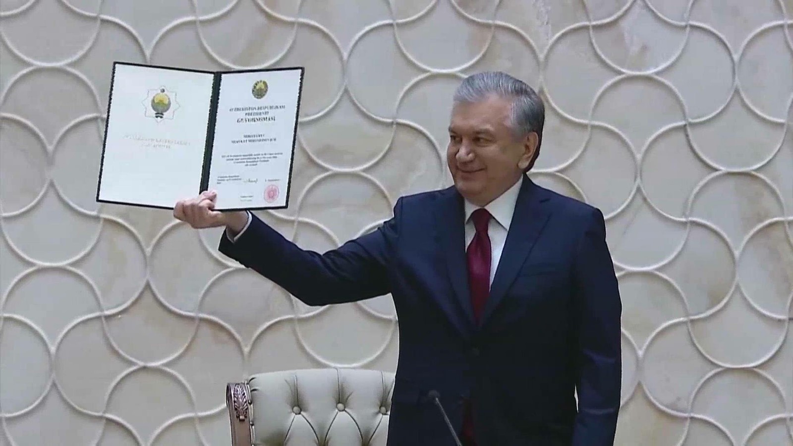 米尔济约耶夫宣誓就任乌兹别克斯坦总统 开启第二任期